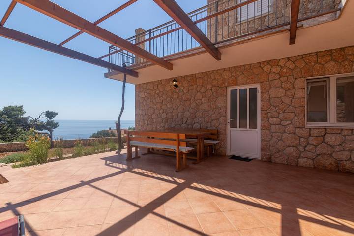Ferienwohnung für 5 Personen, mit Balkon/Terrasse auf Hvar