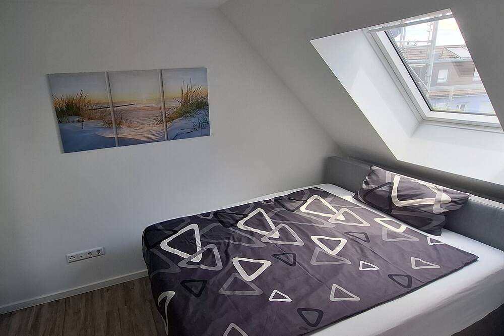 Entire apartment, Modern attic apartment with flair in a good location in Karlsruhe, Rhine Plain
