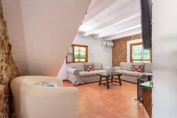 Villa in Santa Maria del Cami, Majorca Center für 6 