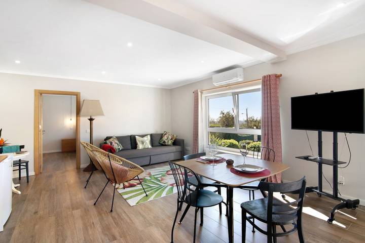Holiday Home "Casa no Campo" with Sea View, Shared Pool and Wi-Fi in Loulé (São Clemente), Faro Distrikt