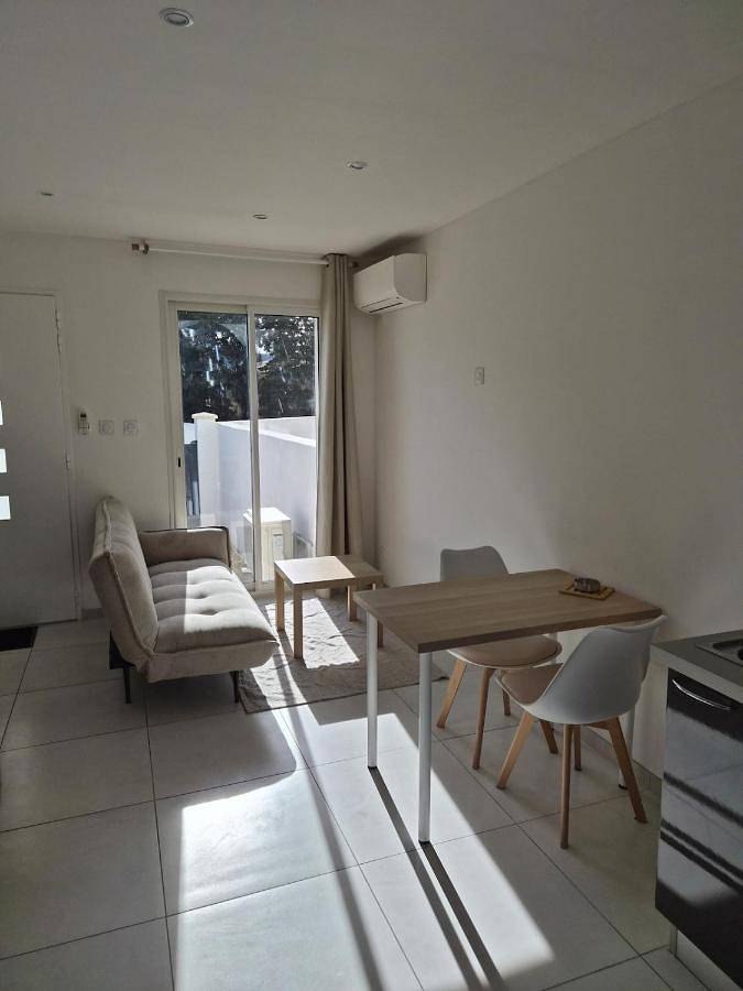 Location de vacances pour 3 personnes, avec terrasse à Gignac-la-Nerthe