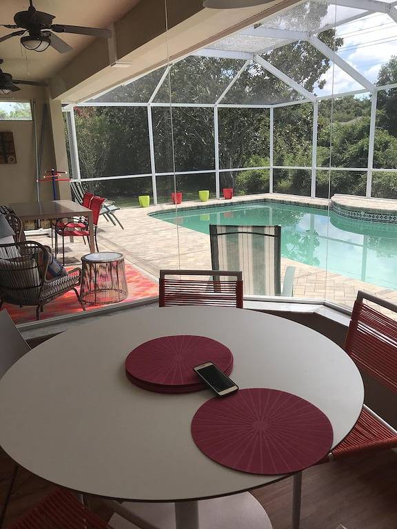 Vacation rental for 10 people, with yard in Safety Harbor
