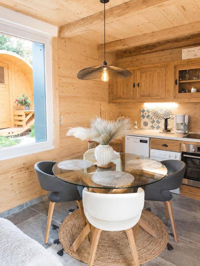 Location de vacances pour 4 personnes, avec vue et sauna ainsi que jardin et terrasse à Saint-Laurent-en-Grandvaux - 3