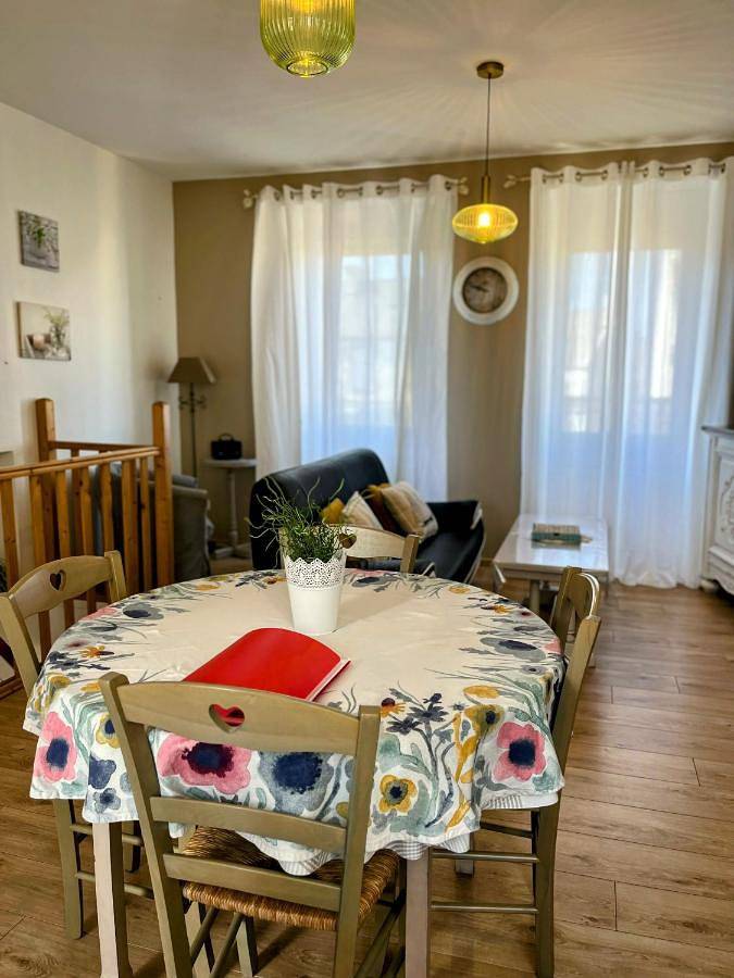Location de vacances pour 4 personnes, avec terrasse et vue, animaux acceptés à Saint-Pol-de-Léon