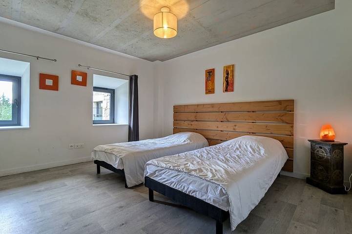 Gîte pour 23 personnes, avec jardin à Lapte - 4