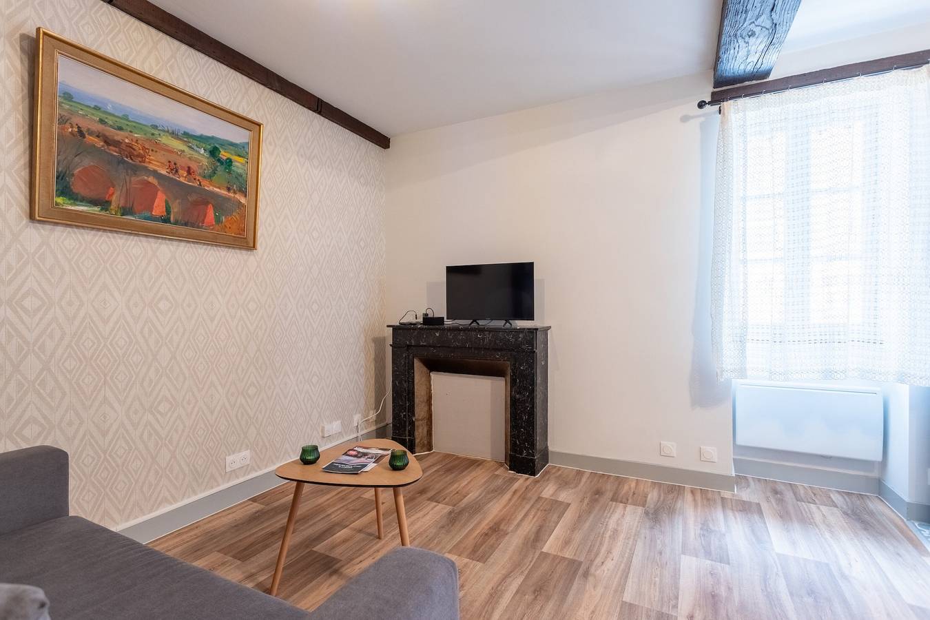 Apartamento entero, Apartamento 'T2 Alicia' con Wi-Fi in Salies-de-Béarn, Béarn