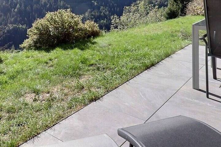 Ganze Wohnung, Komfortables Studio für 2 bis 3 Personen, Wohnzimmer mit 1 Doppelbett (140) und 1 Schlafsofa, Kochni in Grimentz, Anniviers