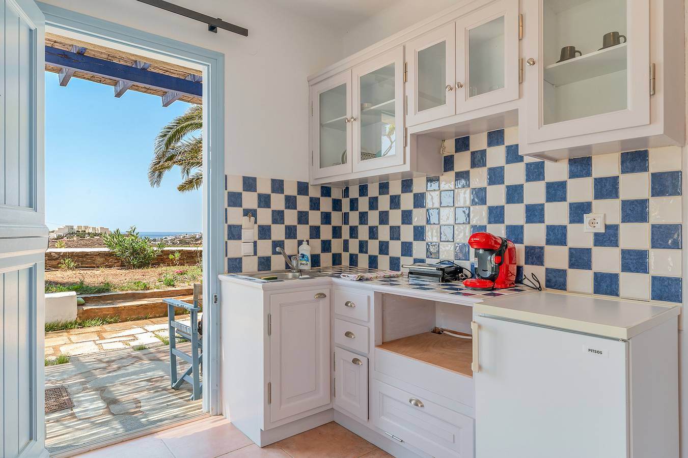 Hel lejlighed, Apartment '7' with sea view, Wi-Fi and air conditioning in Tinos