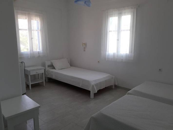 Hôtel pour 2 personnes, avec vue ainsi que piscine et terrasse dans Aliki - 4