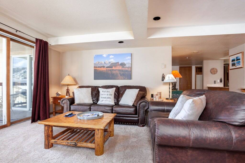 Vacation Apartment for 8 Guests in Steamboat Springs, Routt National Forest