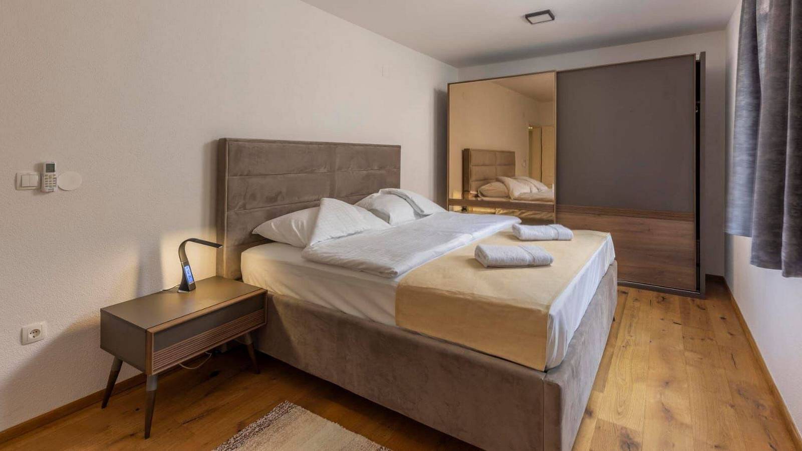 Ganze Wohnung, Apartman Ancora 2, Balkon und privater Parkplatz Smješten u Sv. Jakovu, 15 km von Malog Lošinja entfernt in Cunski, Kvarner Inseln