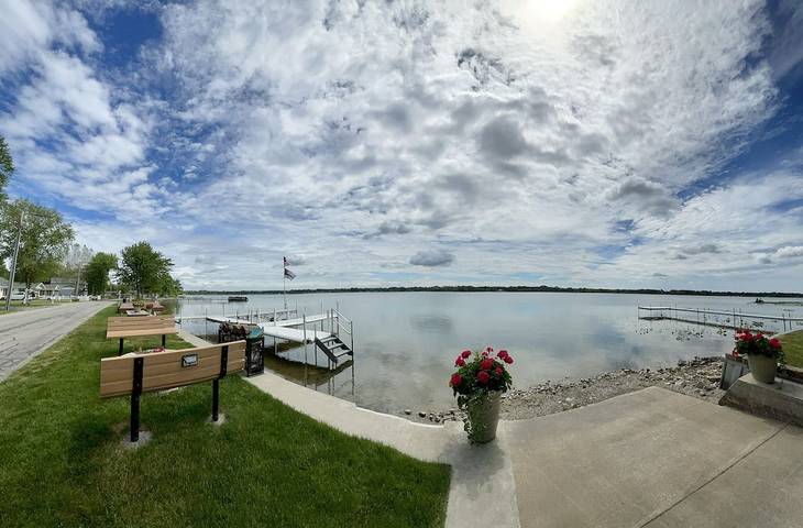 Beach rental for 6 people, with yard and terrace in Indiana