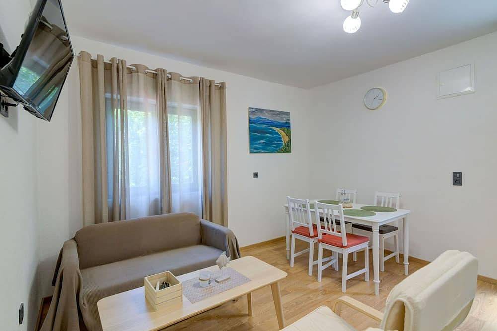 Ganze Wohnung, Gemütliche Wohnung für 4 Leute mit  W-Lan, Klimaanlage, Tv und Terrasse in Beach Kalić, Sveti Juraj