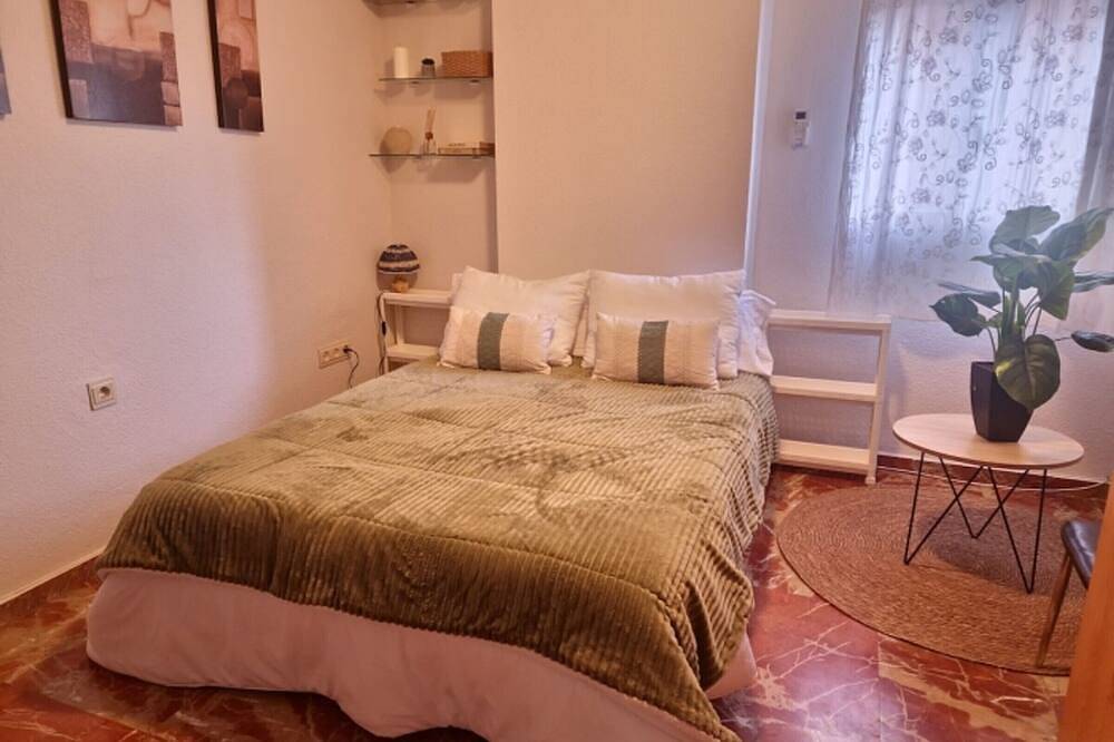 Entire apartment, Spacious apartment in city center in Granada, Granada Province