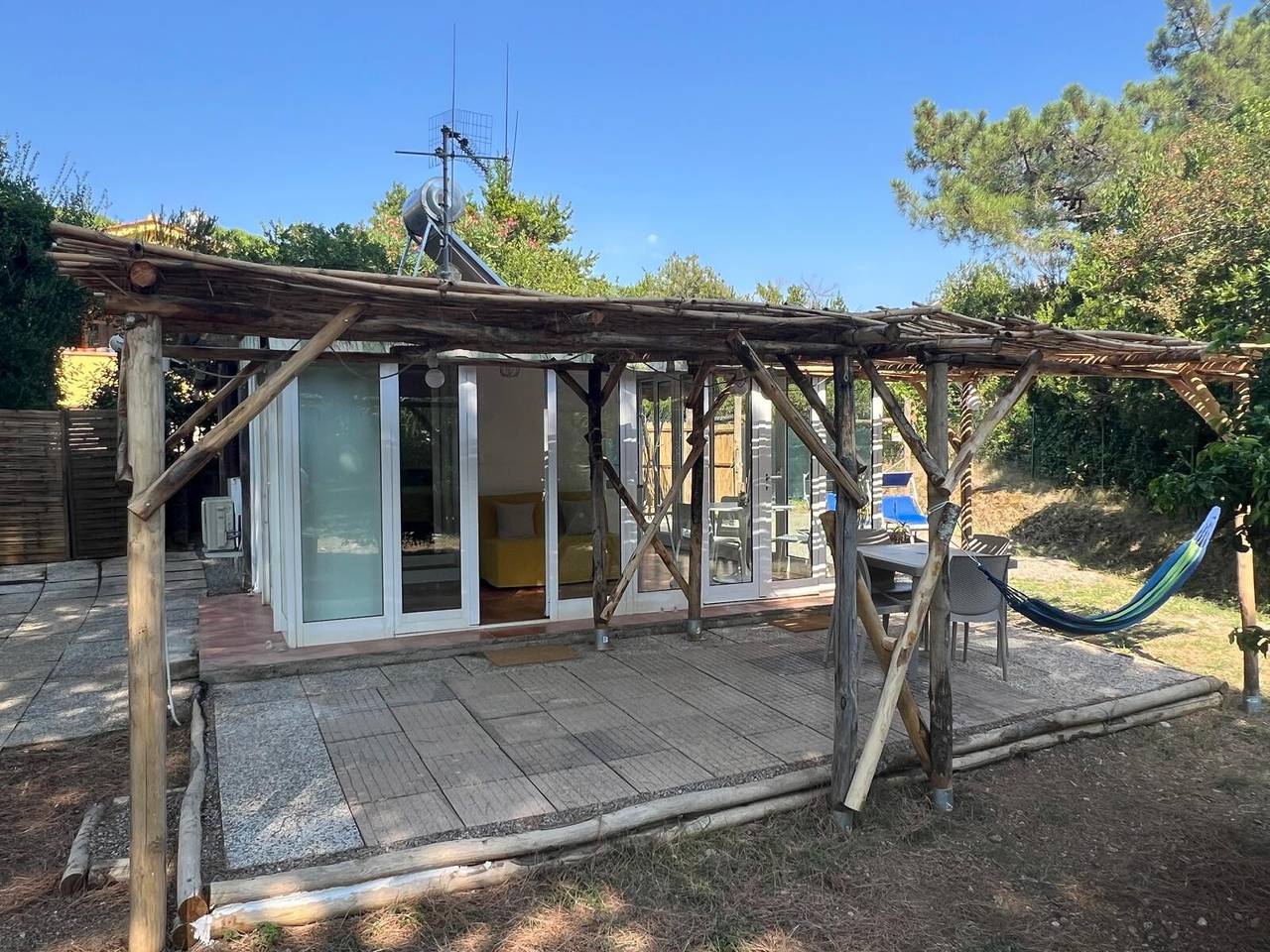 Casa Vacanze “Limone” con Patio privato, Giardino Privato Recintato e Aria Condizionata in Lacona, Isola d'Elba