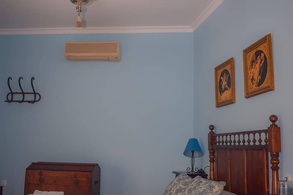 Andalusian village family house in Peñaflor, Sevilla Province