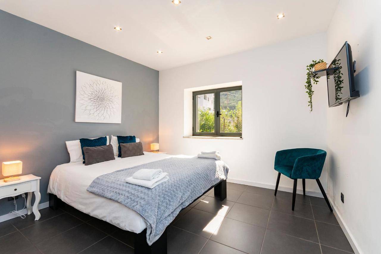 Apartamento inteiro, Casa dos Mouros - 2 Quartos e Cozinha - Serra da Estrela - Loriga in Praia Fluvial de Loriga, Seia