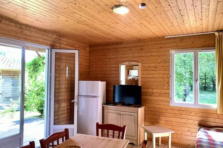 Mobil home pour 4 personnes à Moutiers-sous-Chantemerle