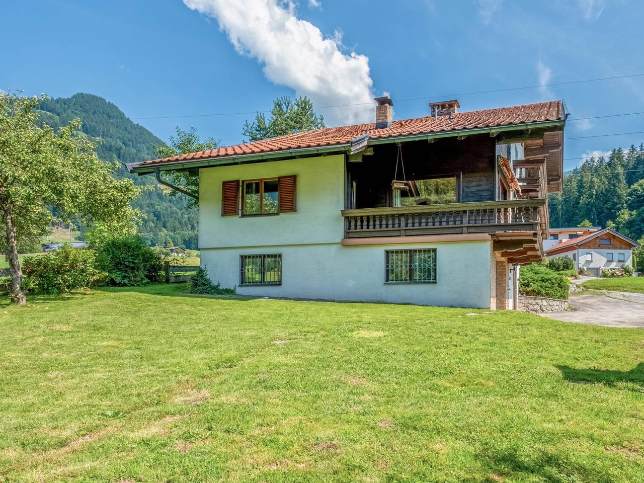 Uriges Ferienhaus am Radweg, großer Garten in Itter, Kaisergebirge
