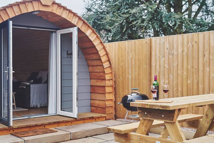 Glamping for 4 people, with Garden in Chester