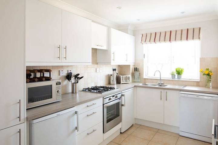 City Centre Mews House For 6 in Chichester, West Sussex