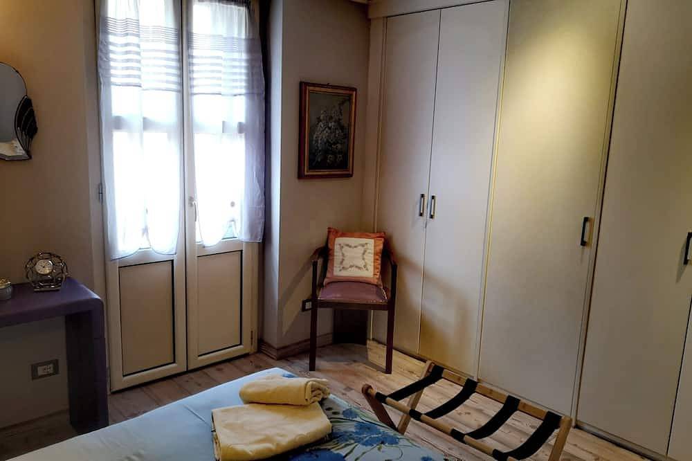 Apartamento entero, Cosy apartment with garden terrace, close to the central station and city center in Milán, Provincia de Milan