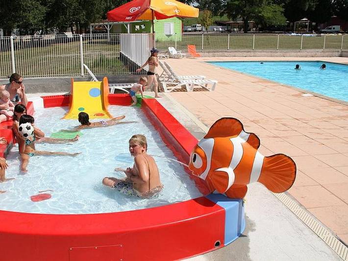 Camping pour 6 personnes, avec bassin pour enfant, animaux acceptés en Auvergne - 4