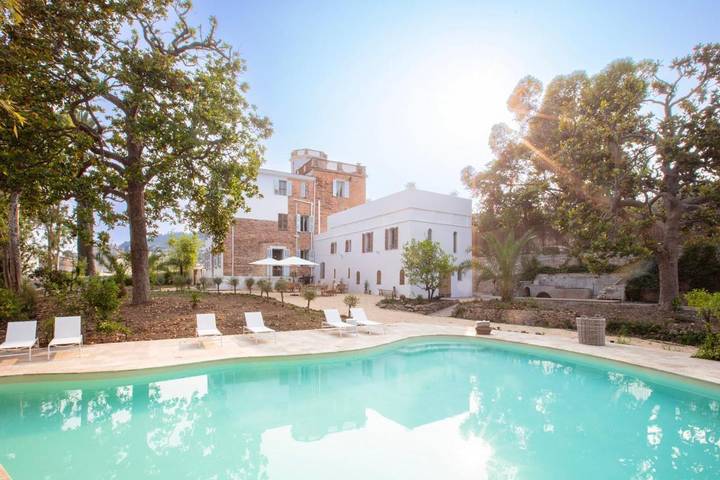 Hôtel pour 2 personnes, avec vue ainsi que jardin et piscine