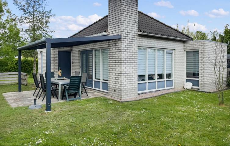 Ferienhaus für 5 Personen, mit Terrasse und Garten in Dirkshorn