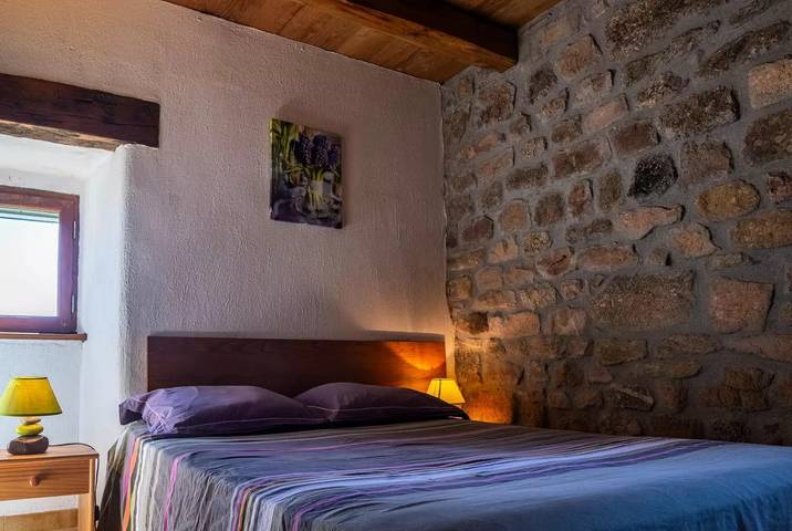 Gîte pour 2 personnes, avec jardin et piscine à Pied-de-Borne - 4