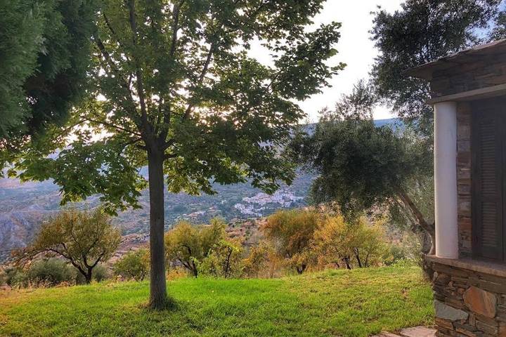 Chalet para 6 personas, con piscina además de vistas y jardín en Alpujarras - 4