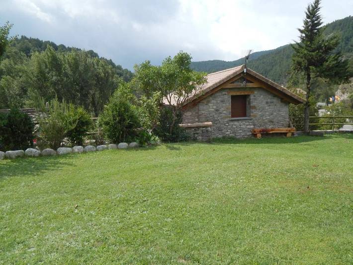 Casa rural para 4 personas, con Balcón y Terraza además de Jardín y Vistas en Provincia de Huesca