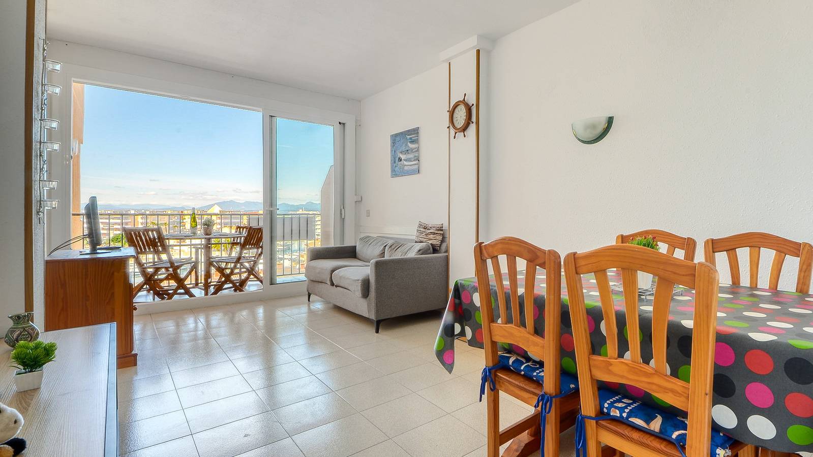 Entire apartment, Mediterraneo 1  5 4 Roses in Santa Margarida, Roses