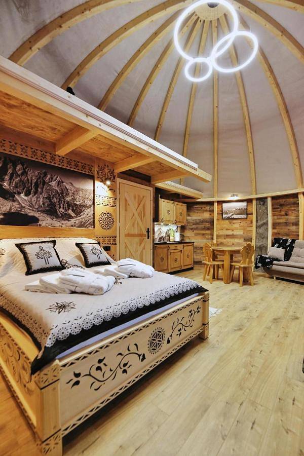 Tent in Karpaty (Polska)