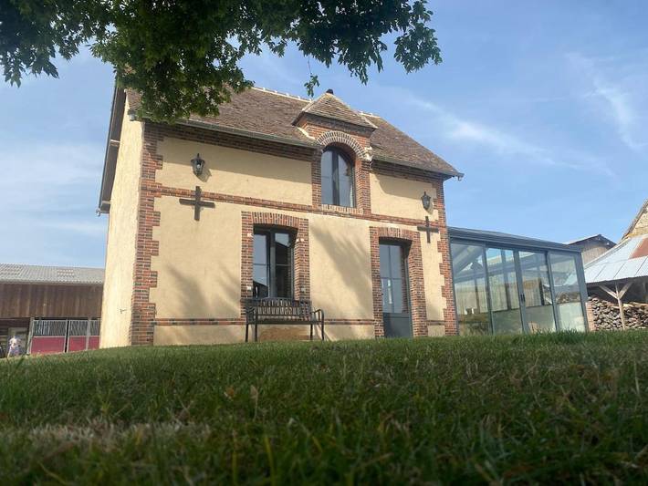 Location de vacances pour 4 personnes, avec terrasse à Rueil-la-Gadelière