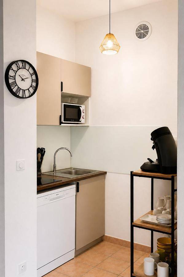 Gîte pour 6 personnes, avec Balcon ainsi que Terrasse et Piscine à Uzès - 3