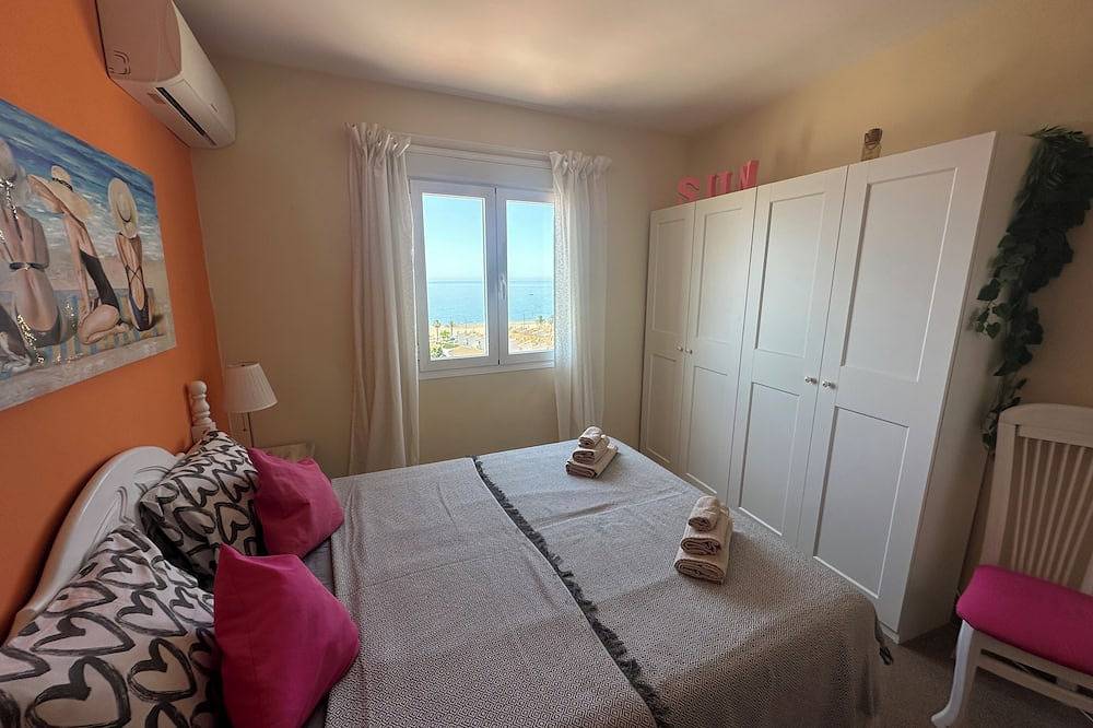 Feel-good atmosphere with a fantastic sea view in Urbanizacion La Esperanza, Vélez-Málaga