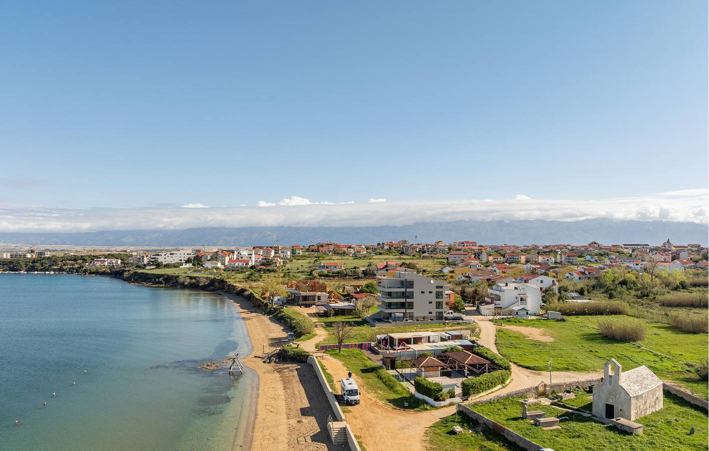 Gemütliche Wohnung mit Terrasse, WLAN und Parkplatz, 2,5 km vom Strand entfernt in Povljana, Pag