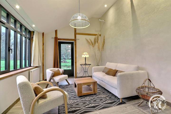 Gîte pour 3 personnes, avec Terrasse et Jardin ainsi que Piscine et Vue à Le Rheu