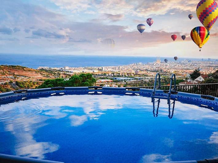 Casa rural para 11 personas, con Balcón y Terraza además de Jardín y Piscina en Badalona