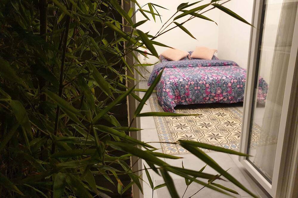Appartement entier, Studio Cosy au bord du Canal \"Proche Gare & Cdg - Paris - Parc des Expos\" in Sevran, Seine-Saint-Denis