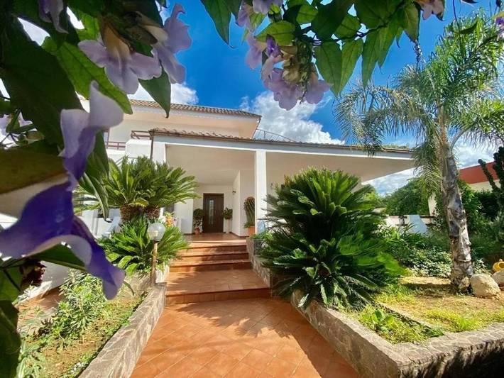 B&b per 6 persone, con Balcone e Terrazza nonché Giardino e Piscina a Alezio