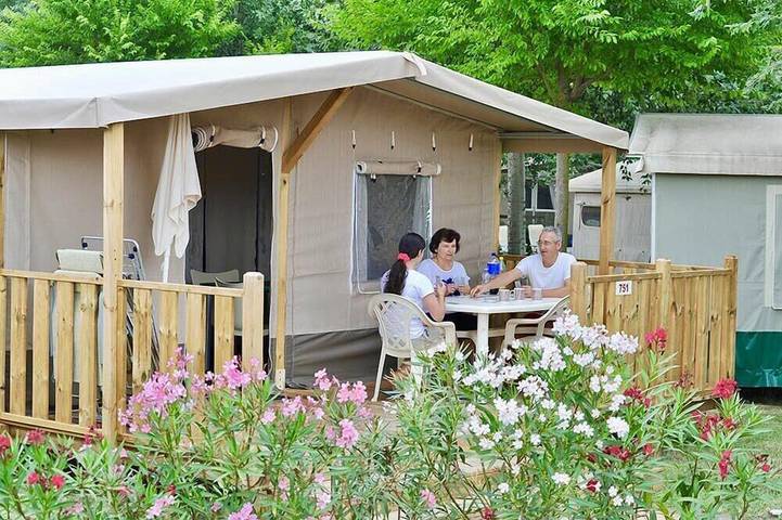 Ferienwohnung für 5 Personen, mit Terrasse und Pool, mit Haustier