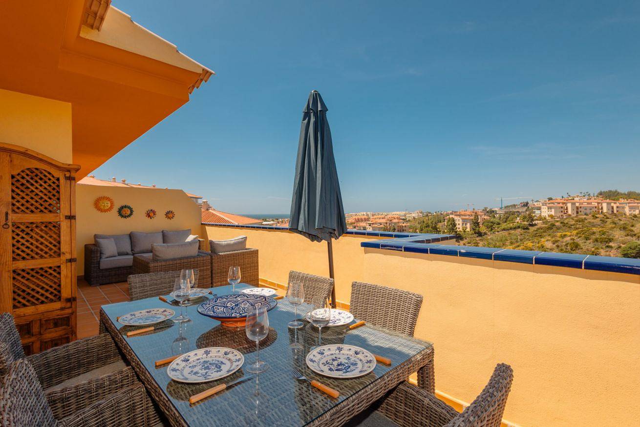 Ganze Wohnung, Gemütliche Wohnung; mit Meerblick, große private Terrasse, in der Nähe des Strandes; El Faro, Mijas in Mijas Costa, Mijas