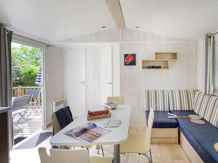 Flower Camping de Mars - Mobilhome 4 personnes - Mobil-home Confort 27m² / 2 chambres 4 pers in Cordelle, Région de Roanne