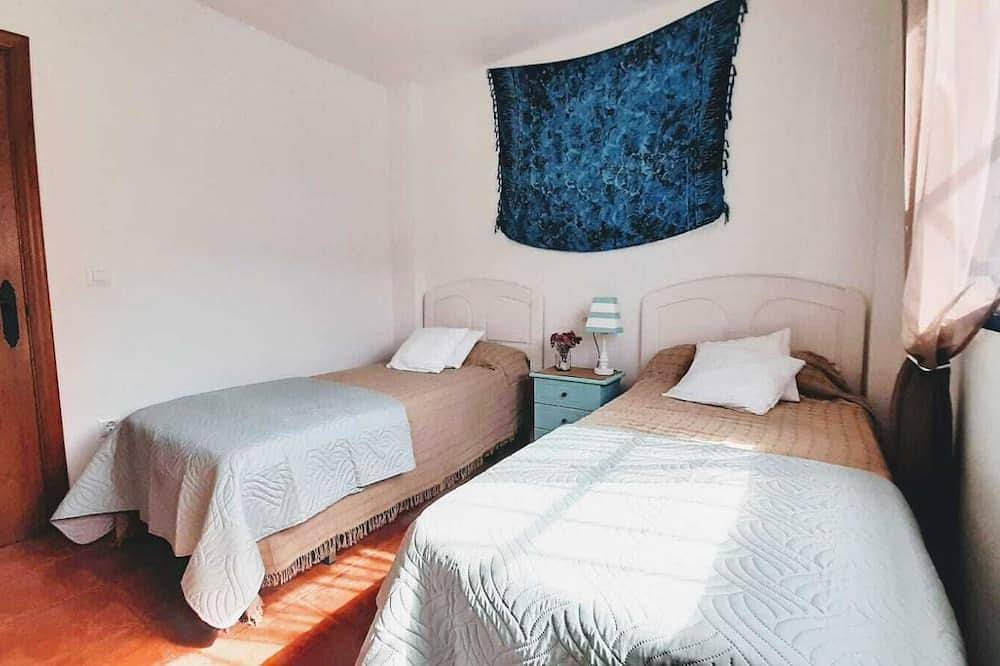 Danielita House. Precious Semi-Detached Chalet Very Close To The Beach. In An Environment in San José (Almeria), Níjar