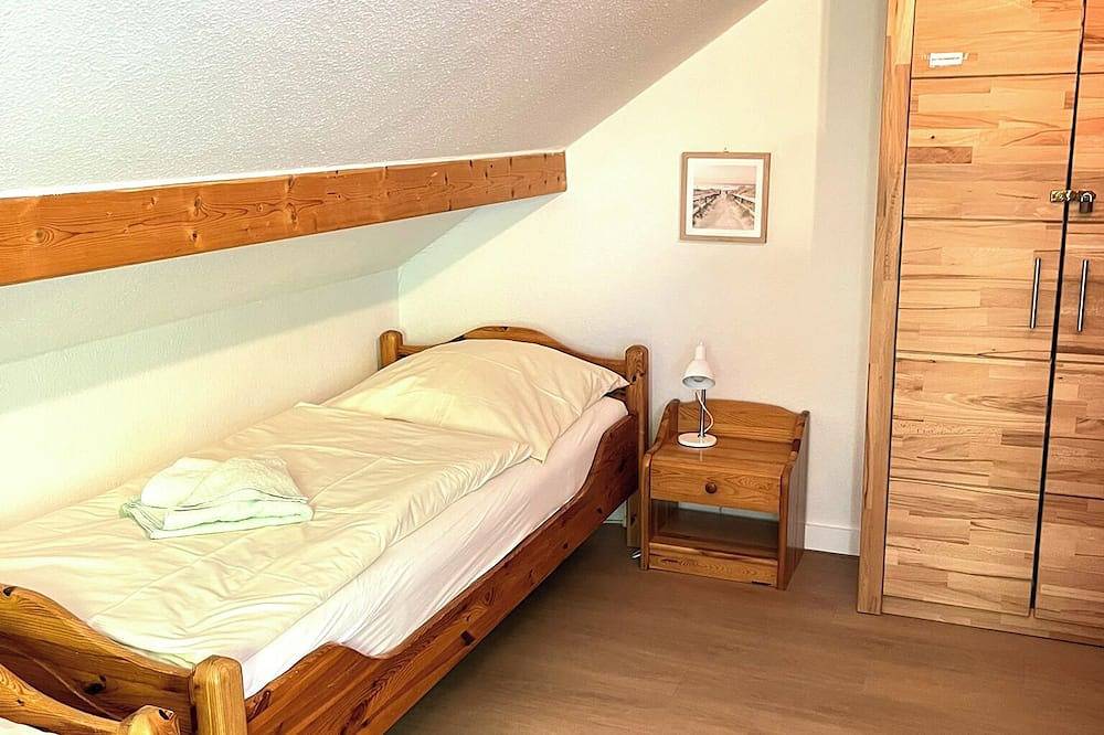 Boddenhaus 60 - Holiday home for 6 people in the vacation village at the Marlow bird park in Marlow, Vorpommern-Rügen