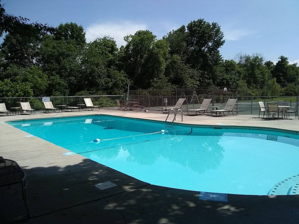 Ganze Wohnung, Westover Park Condo 101 - Ein ruhiger Zufluchtsort in der Nähe der Great Smoky Mountains in Sevierville, Sevier County