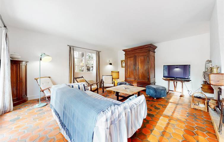 Acogedor apartamento con aparcamiento, TV y playa cerca in Saint-Georges-de-Didonne, Region de Rochefort