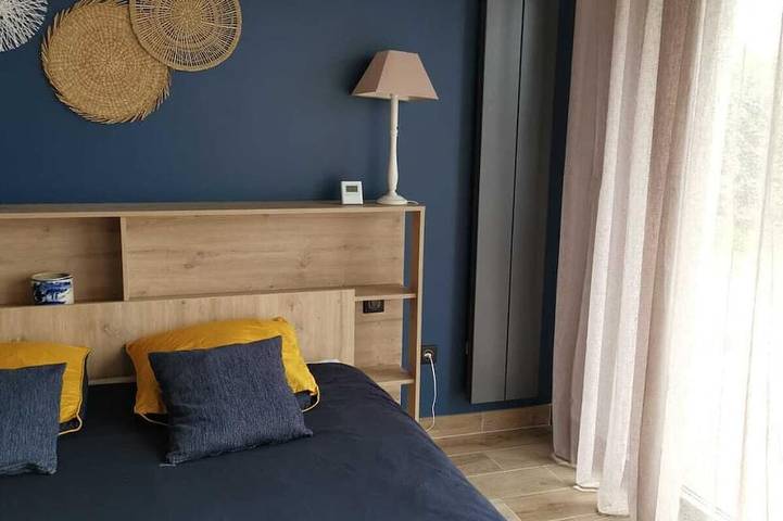 Location de vacances pour 8 personnes, avec jardin et terrasse à Plonévez-Porzay - 4